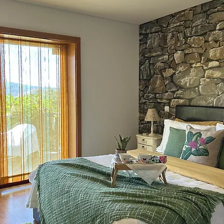 Fontainha House & Casa de Férias Caldelas