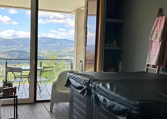 Fontainha House & بيت للعطل